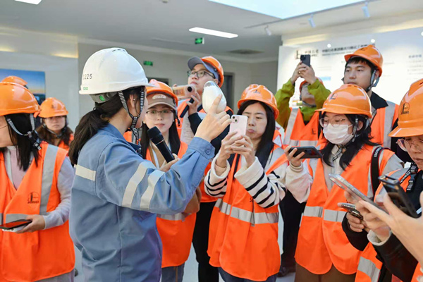 图” 让国产PVA产品走出新天地开元棋牌青春红岩｜30年技术“拼(图2)